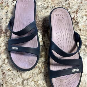 CROCS Women's Dark Blue and Light Pink Sandals